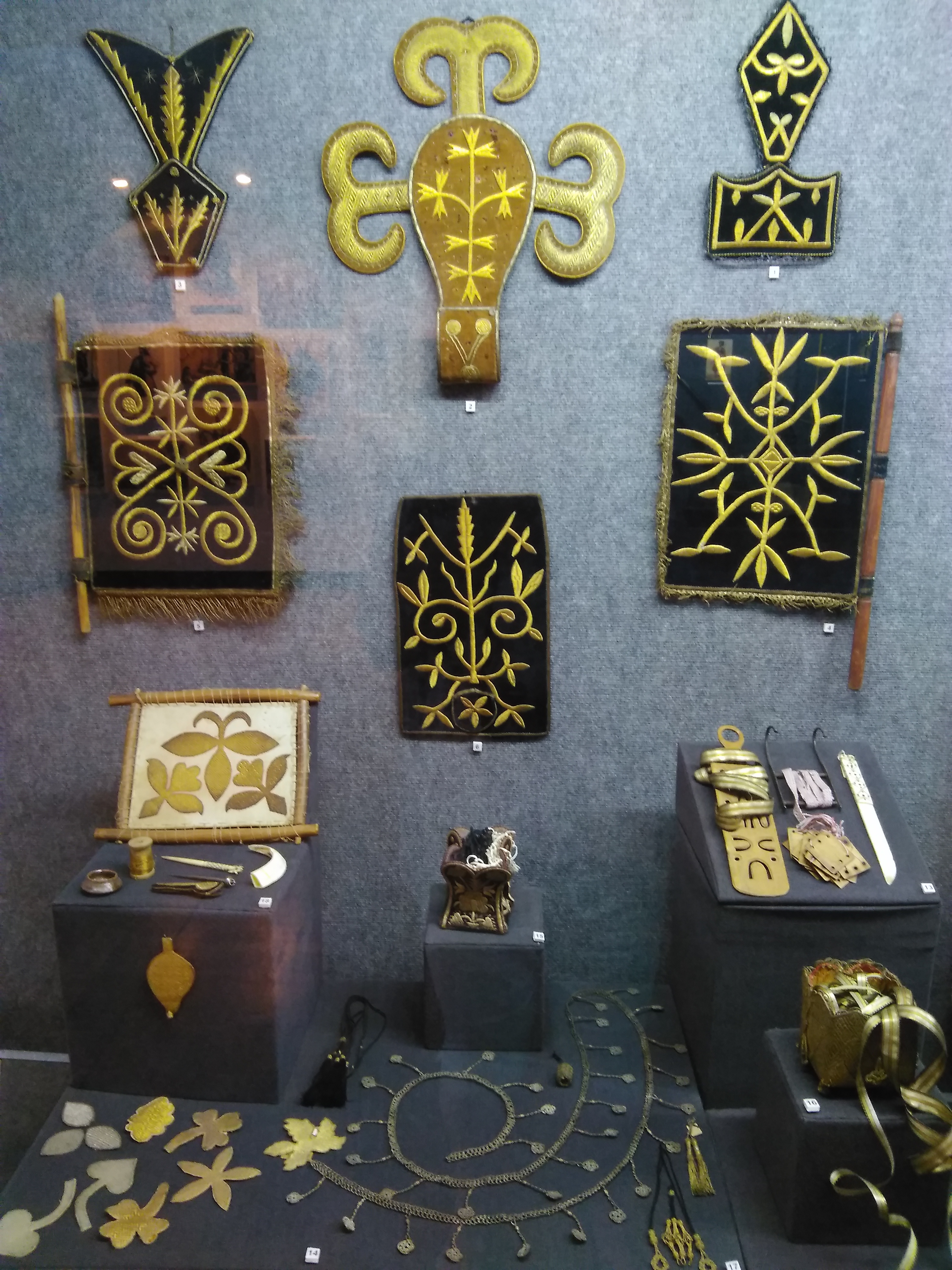 Nacionalni muzej -Adigejski ornamenti