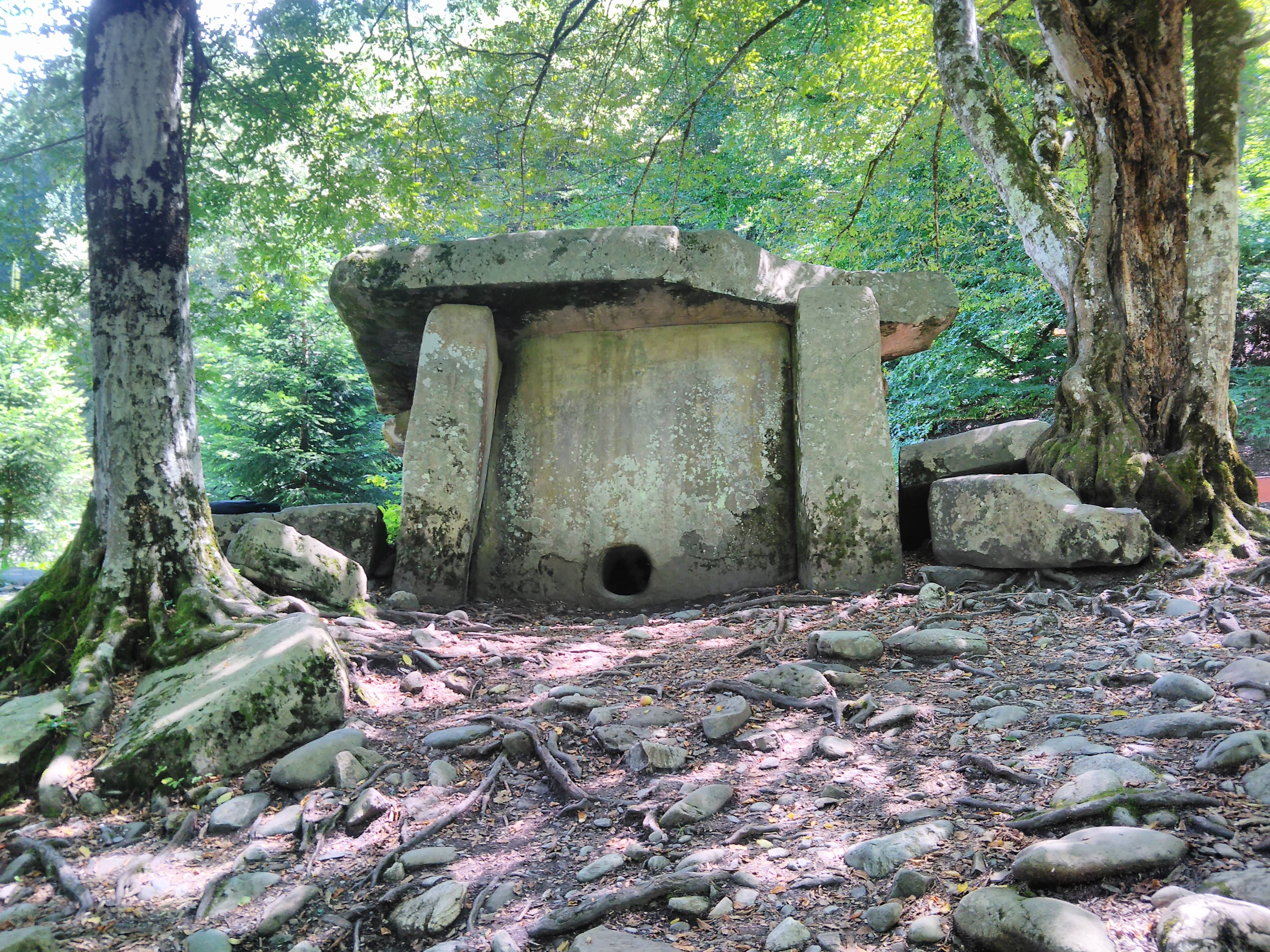 Veleiki dolmen -Guzeriplj